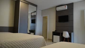 Superior Apartment | Minibar, in-room safe, desk, blackout drapes