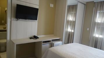 Superior Apartment | Minibar, in-room safe, desk, blackout drapes