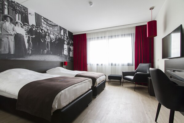 Deluxe Twin Room | In-room safe, desk, soundproofing, free cribs/infant beds