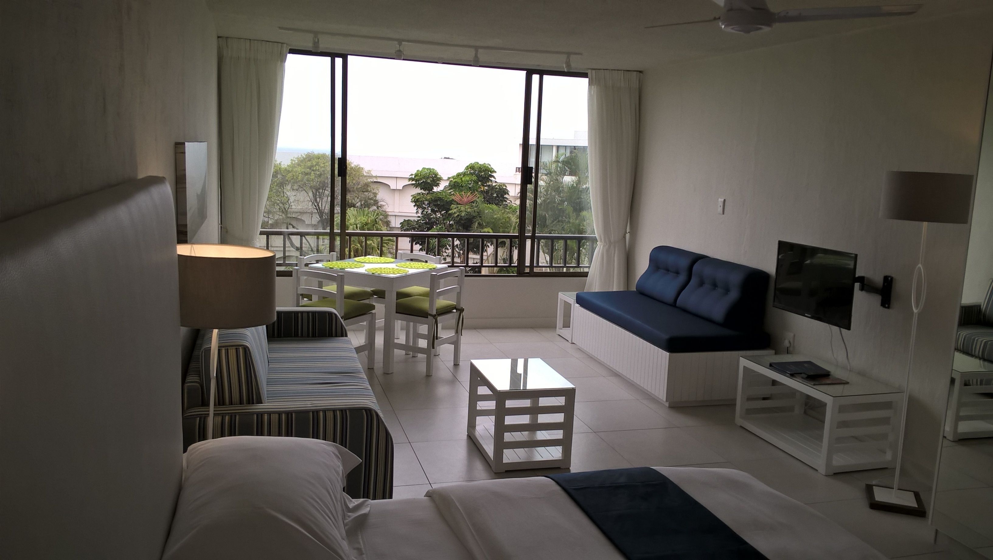 414 Luxury Studio Apartment | 起居区 | 液晶电视