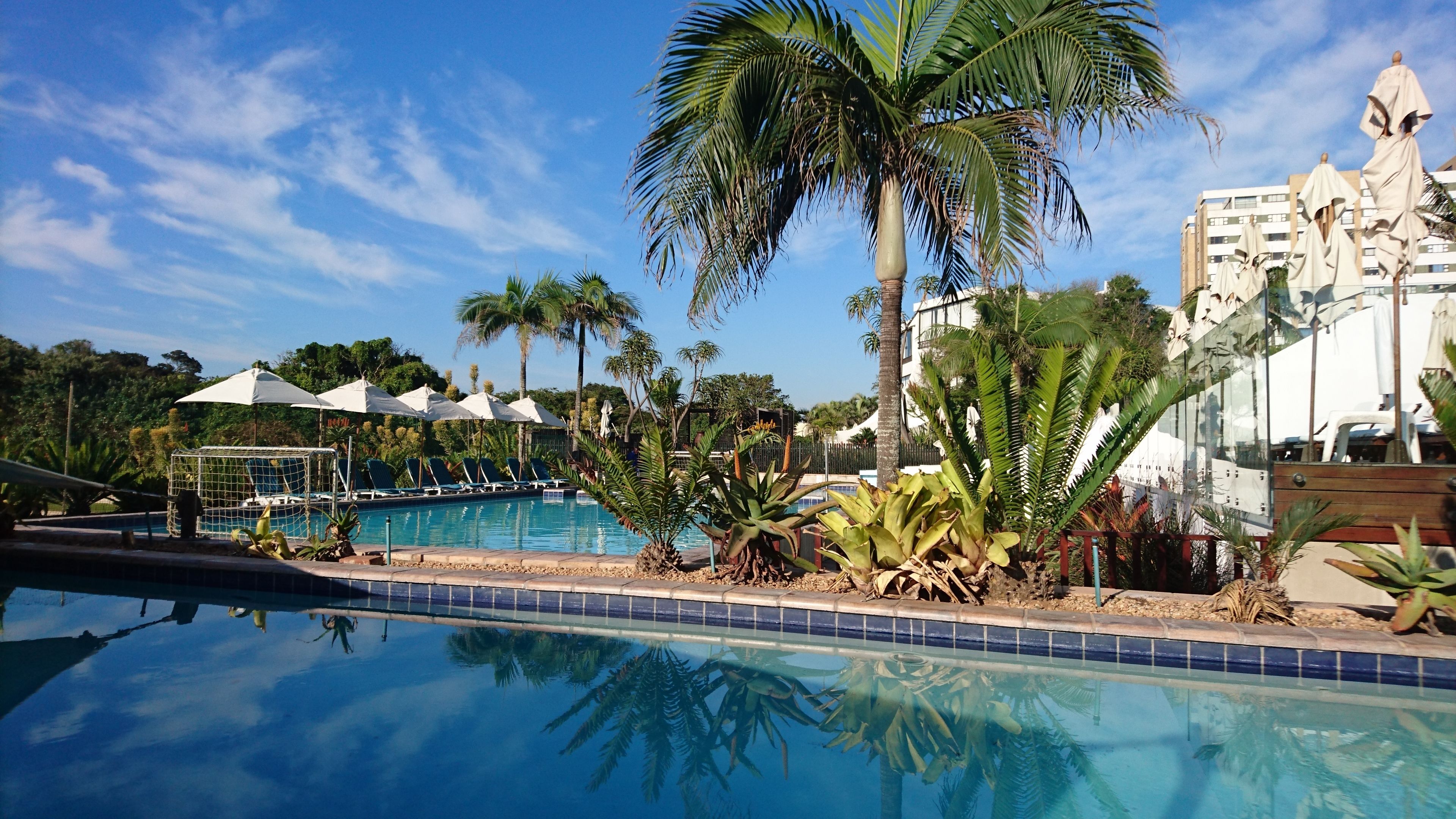 4 piscinas externas, guarda-sóis, espreguiçadeiras