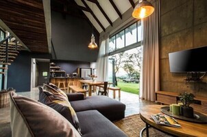 Exclusive House, 2 Bedrooms, Mountain View, Mountainside | Living area