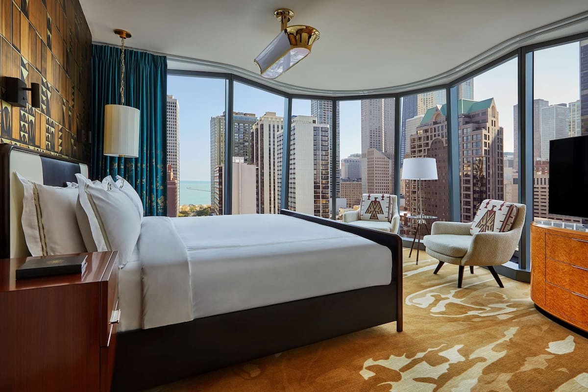 Egyptian cotton sheets, premium bedding, down duvets, minibar