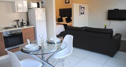 86 Edison Guest Lodge