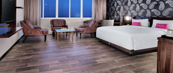 In-room safe, desk, soundproofing, free WiFi