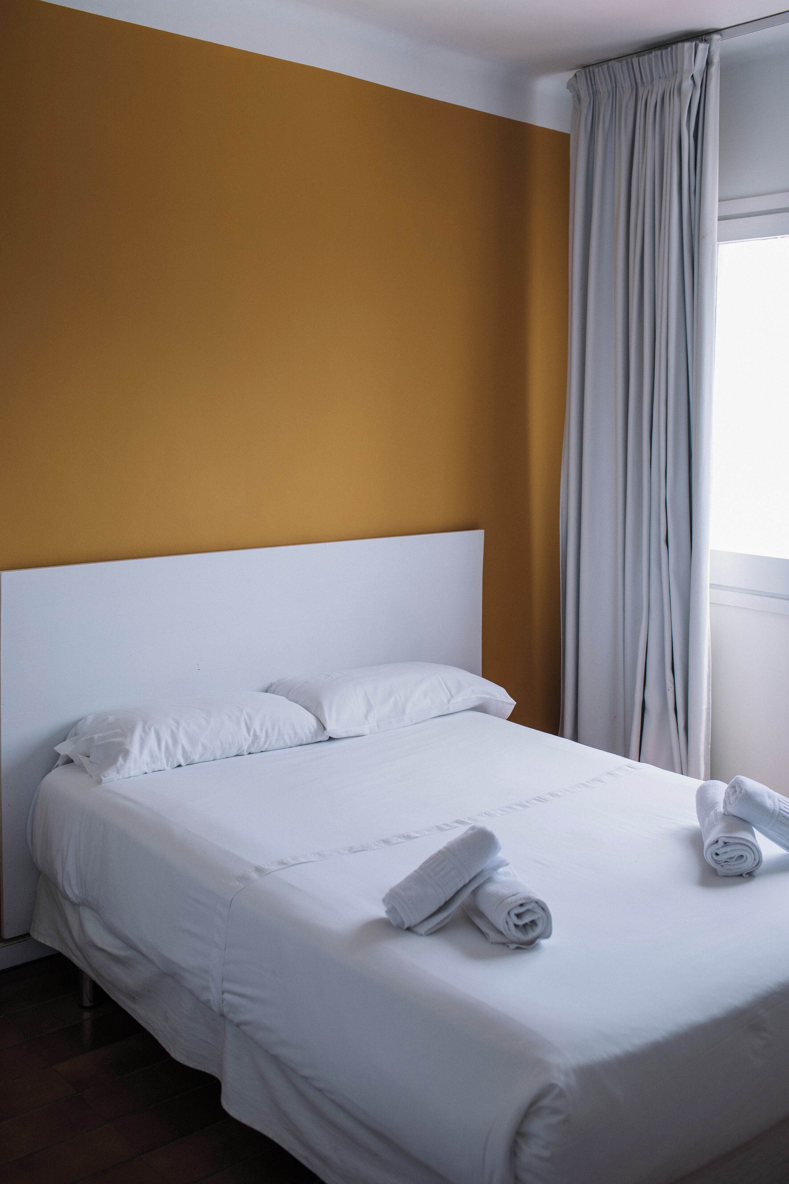 standard double room | premium bedding, down duvets, in-room safe, desk