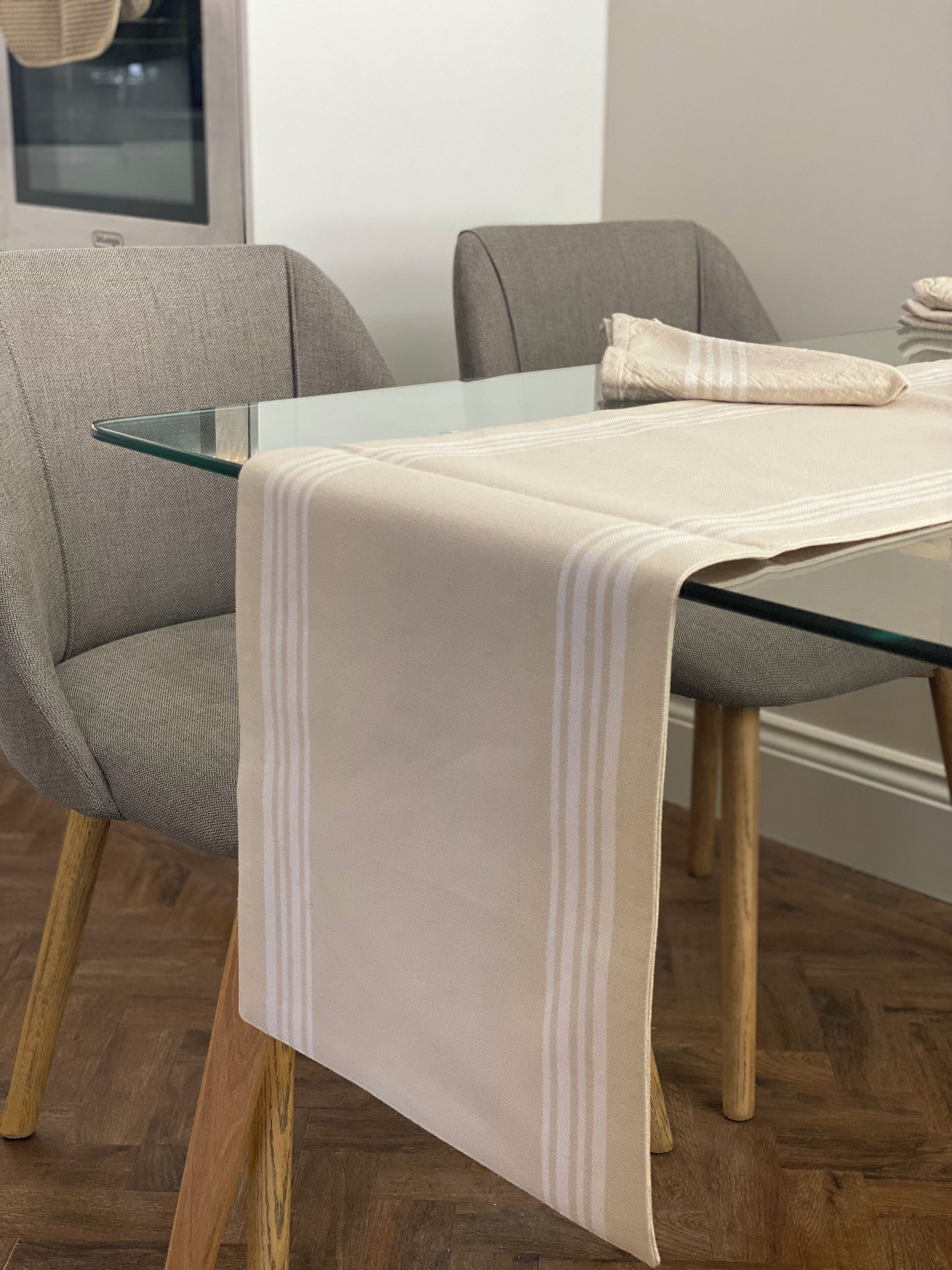 family apartment, 2 bedrooms, kitchen | living area | 32-inch smart tv with cable channels, tv, netflix