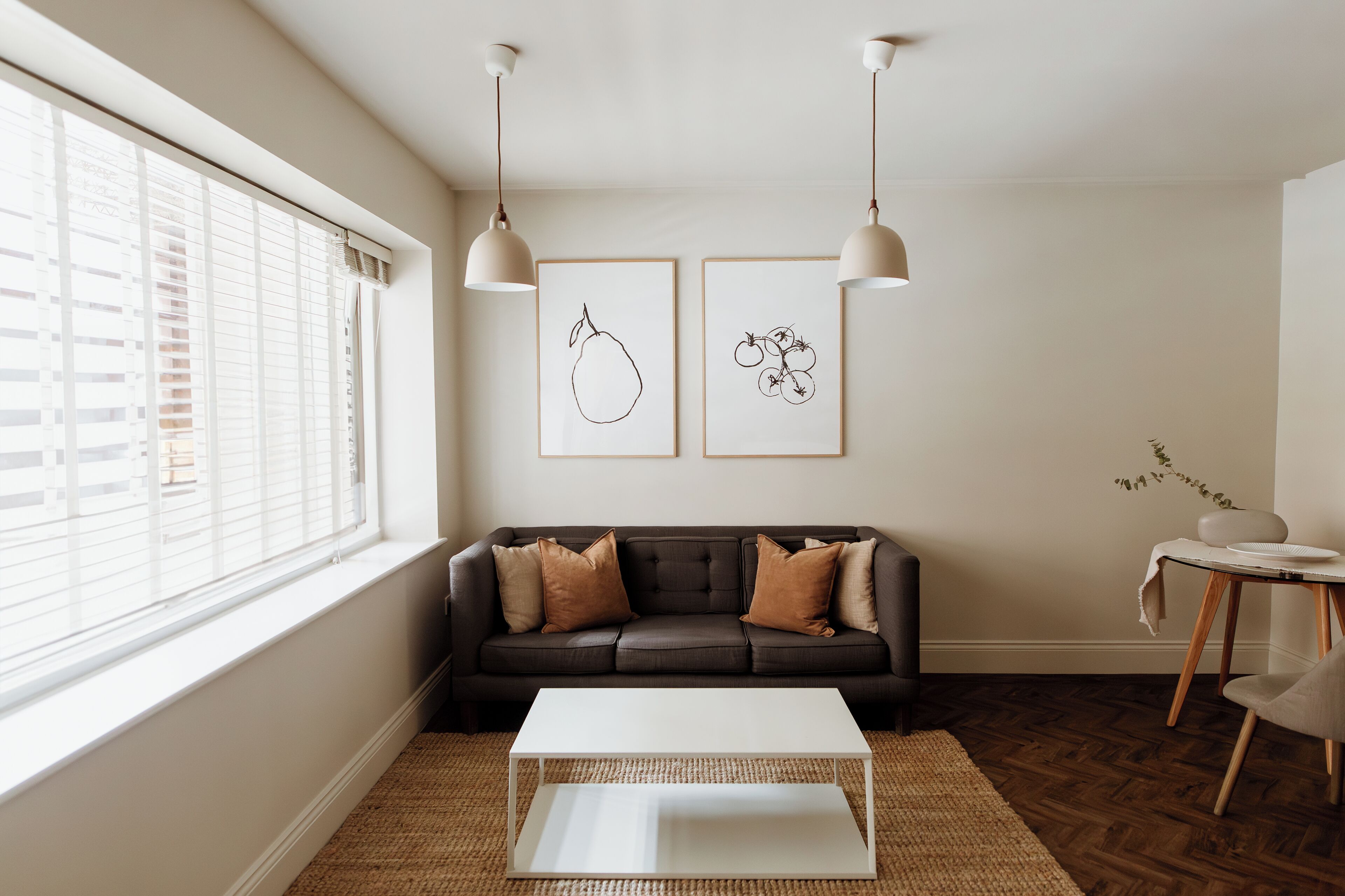 Deluxe Apartment, 1 Bedroom, Kitchen | Living area | 32-inch Smart TV with cable channels, TV, Netflix