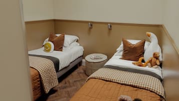 Family Apartment, 2 Bedrooms, Kitchen | In-room safe, soundproofing, iron/ironing board, free WiFi