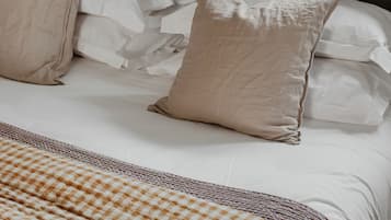 Deluxe Apartment, 1 Bedroom, Kitchen | In-room safe, soundproofing, iron/ironing board, free WiFi