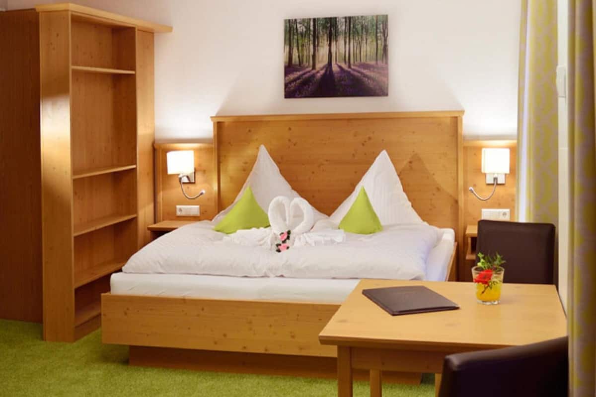 1 bedroom, hypo-allergenic bedding, in-room safe, desk