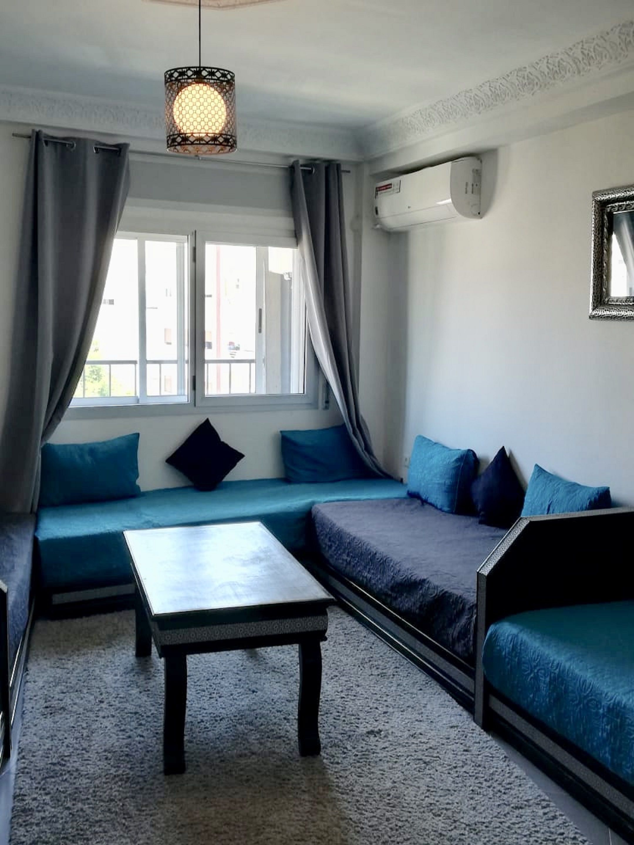 Télévision à écran plat