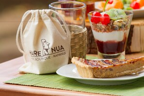 Free daily continental breakfast