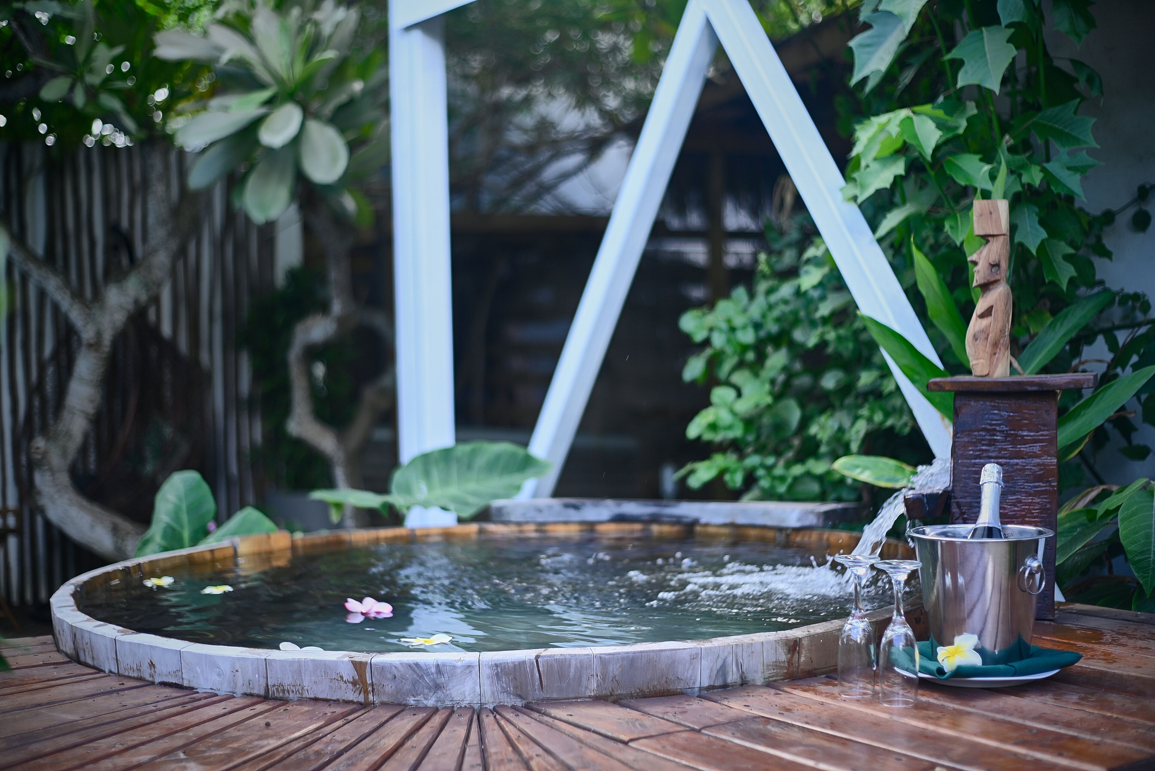 Bain à remous extérieur