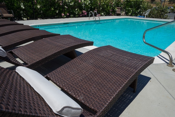 Piscina externa sazonal