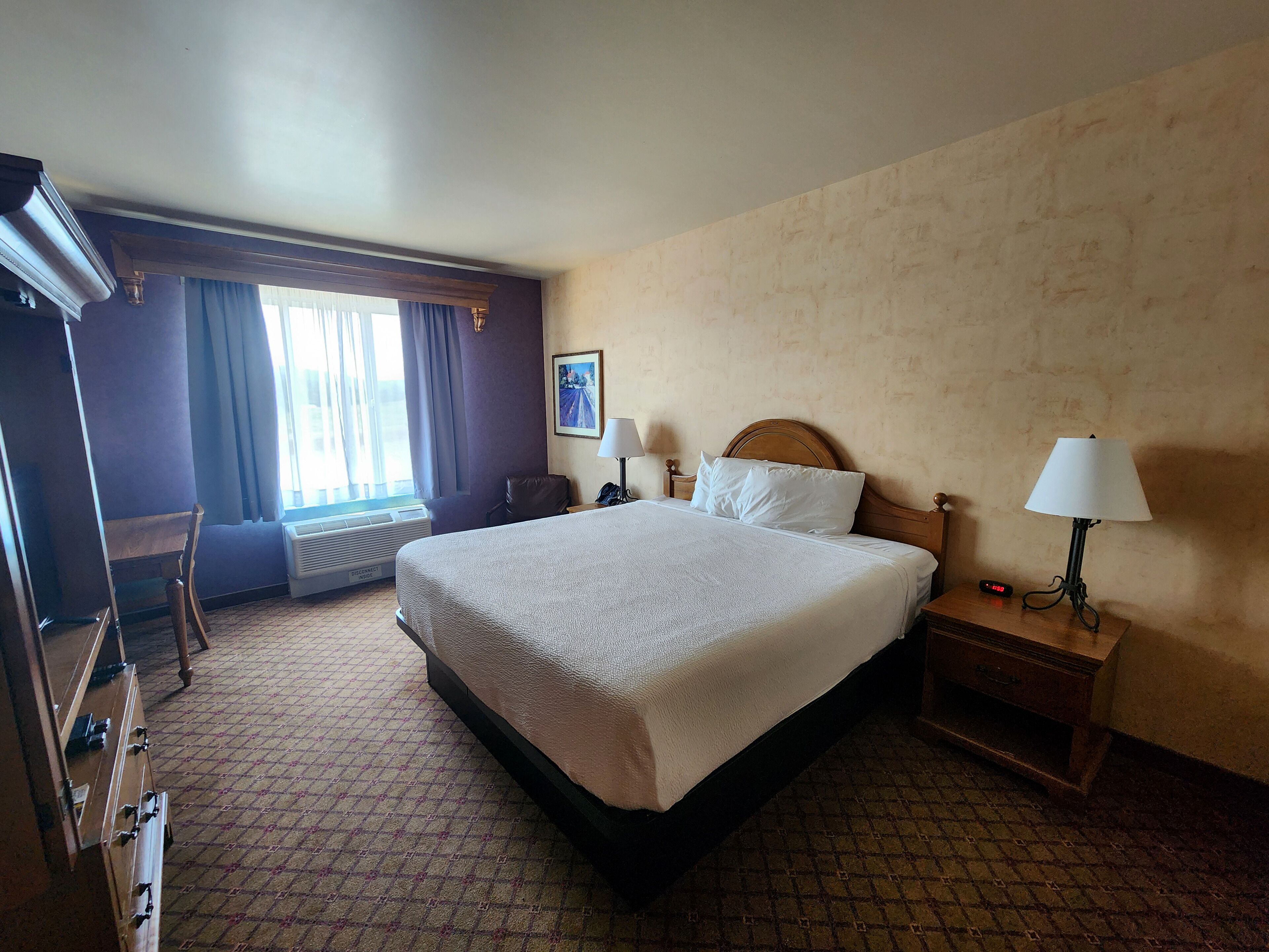 Iron/ironing board, free WiFi, bed sheets