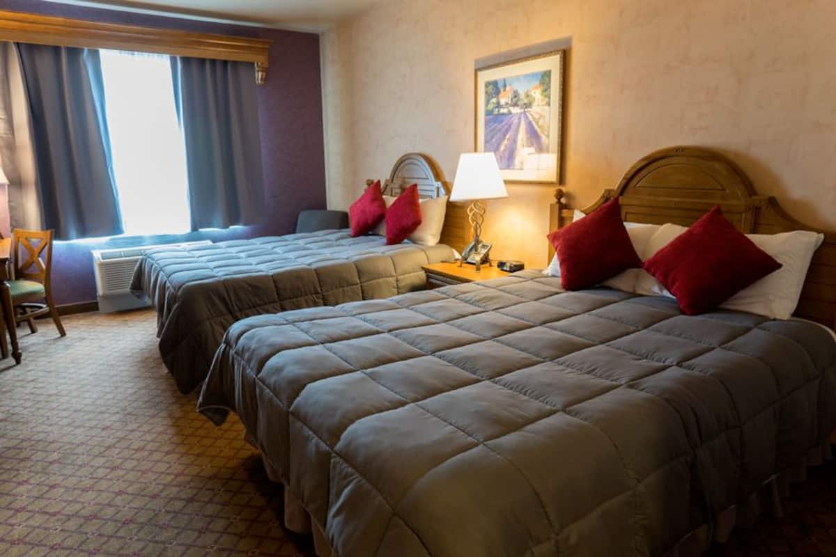 queen room, non-smoking | iron/ironing board, free wifi, bed sheets