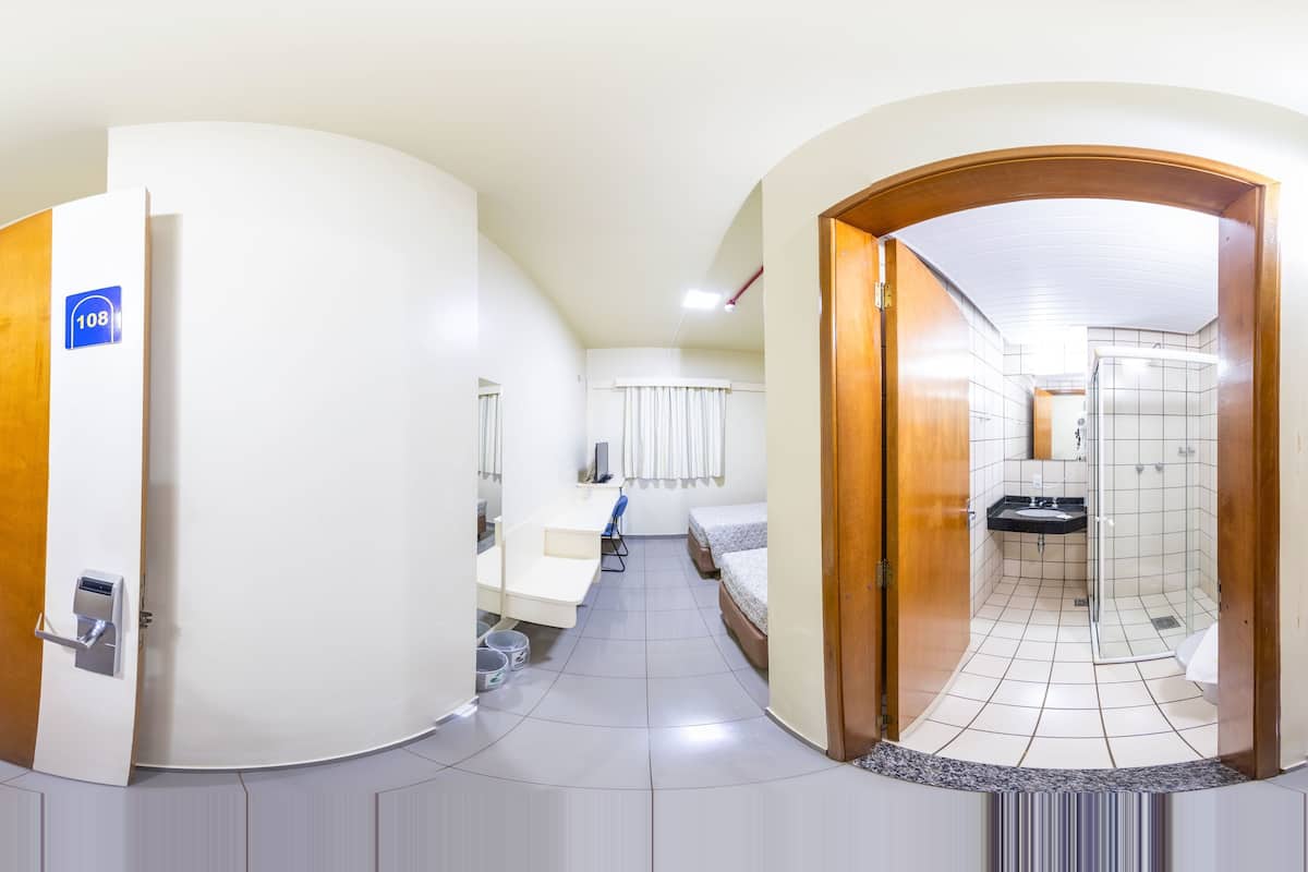 deluxe twin room, 2 single beds | minibar, in-room safe, desk, blackout curtains