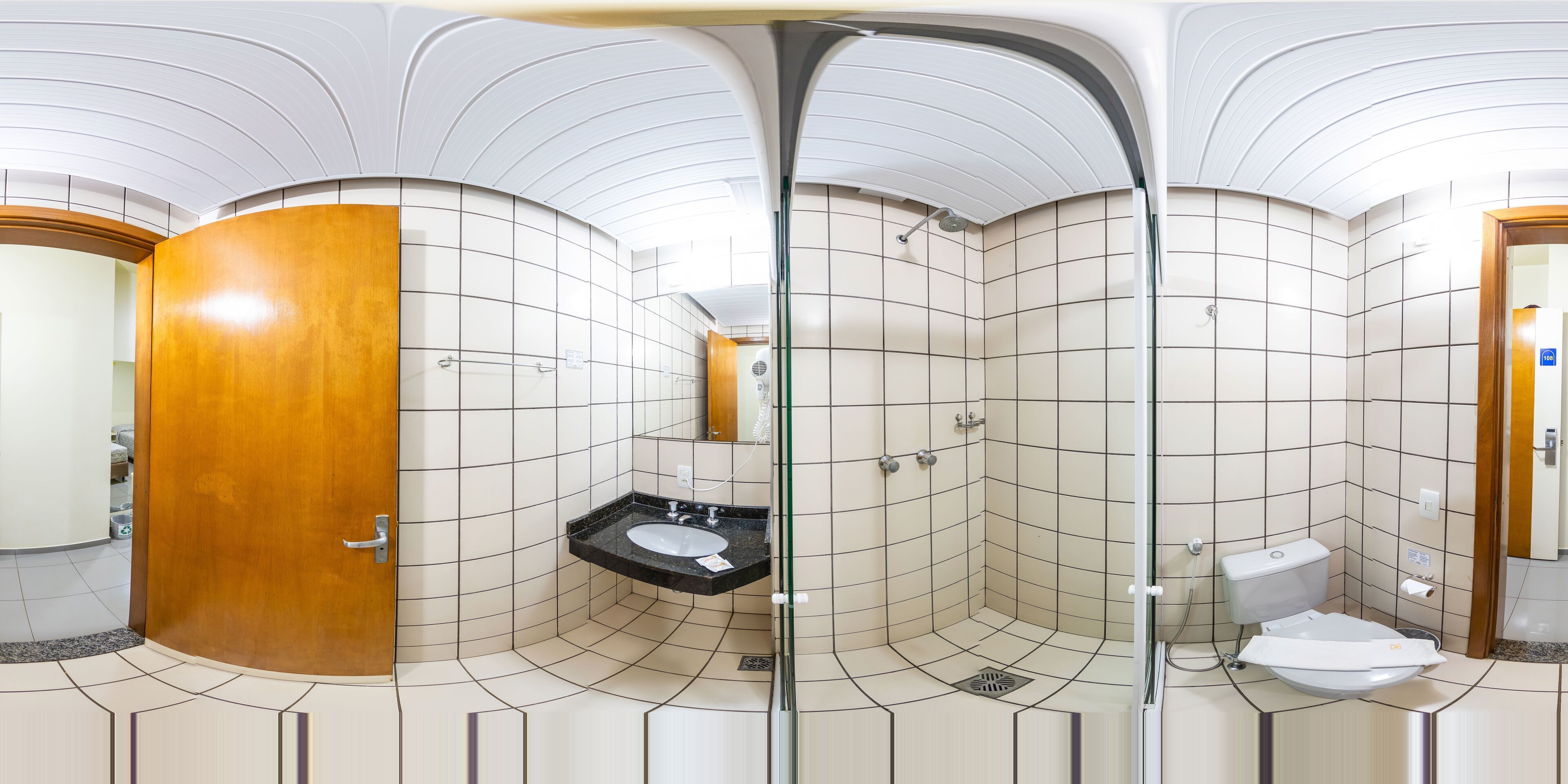 deluxe double room | minibar, in-room safe, desk, blackout curtains