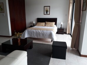 1 bedroom, premium bedding, minibar, iron/ironing board