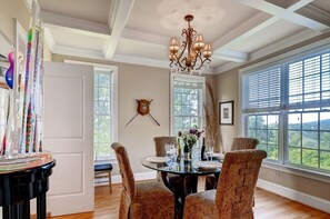 Dining - Celebration Retreat (Front Royal)