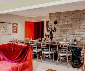 Dining - Celebration Retreat (Front Royal)