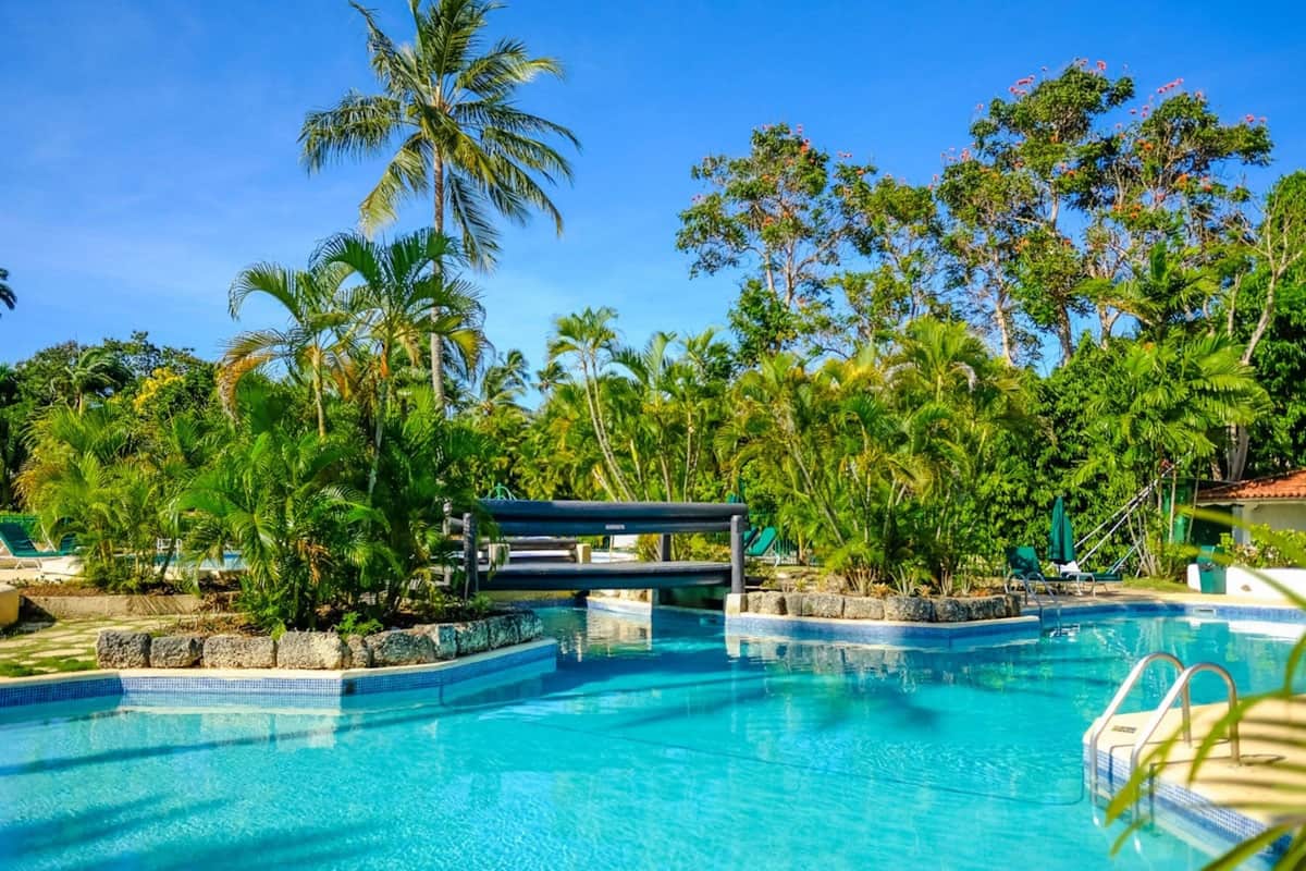 Appartement, 2 chambres | Piscine | Piscine extérieure, parasols, chaises longues