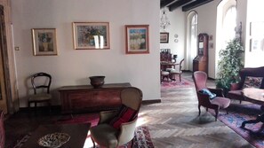 Appartement, 3 chambres (Corso Porta Palio 17) | Salle de séjour | Télévision à écran plat