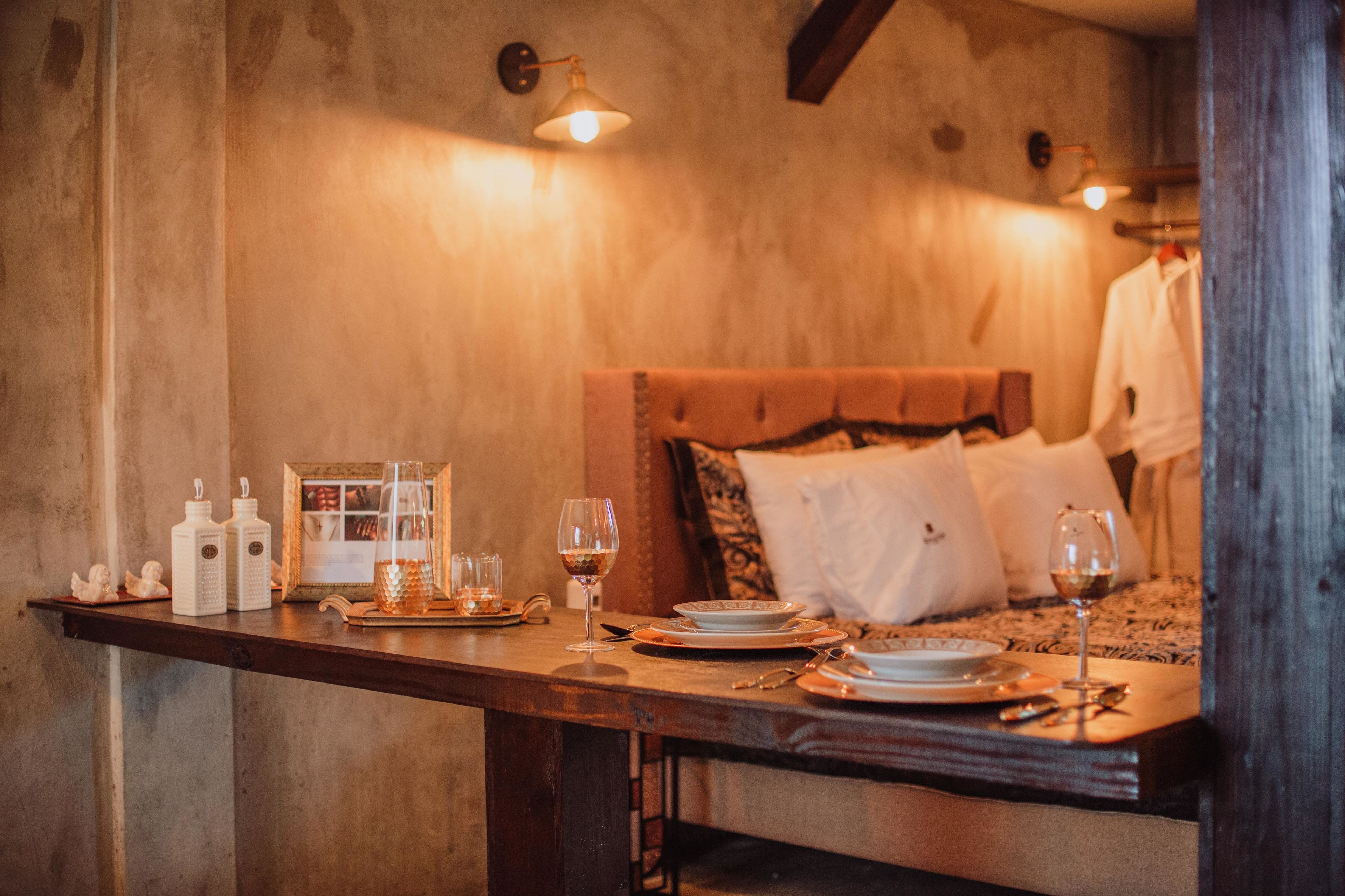 Zimmersafe, laptopgeeigneter Arbeitsplatz, schallisolierte Zimmer