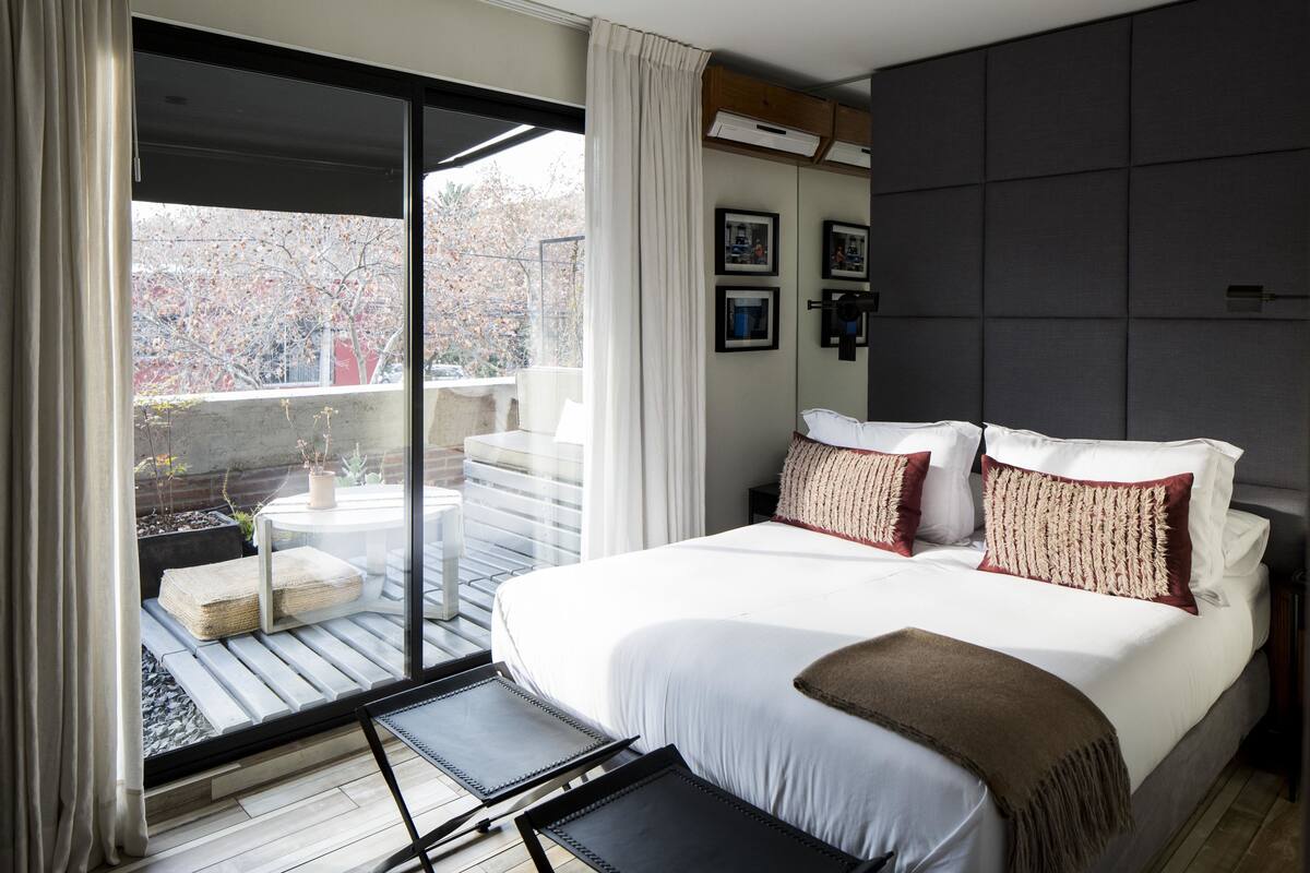 Habitació estàndard | Roba de llit d'alta qualitat, minibar i caixa forta a l'habitació 