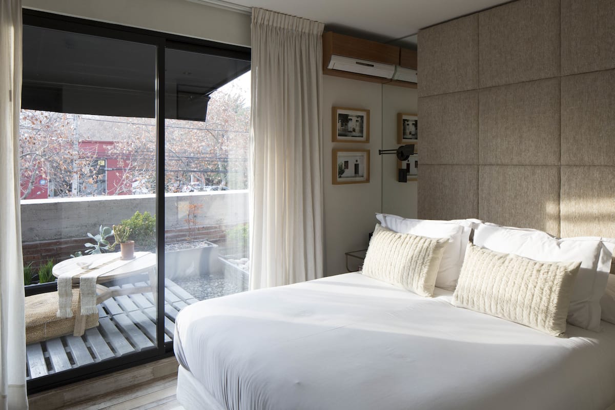 Habitació estàndard | Roba de llit d'alta qualitat, minibar i caixa forta a l'habitació 