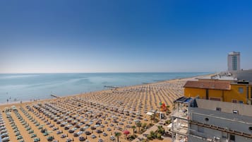 Deluxe-Suite, 1 Doppelbett, Balkon, eingeschränkter Meerblick | Strand-/Meerblick