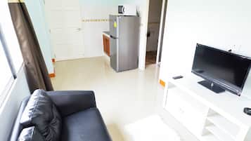 Deluxe Room  | Living area