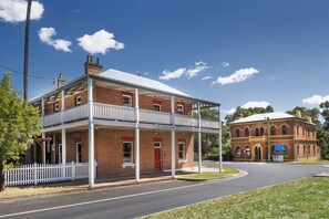 View from property - The Parkview Hotel Mudgee (Mudgee)