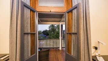 Svit Deluxe - 1 kingsize-säng - eget badrum - utsikt mot parken | Utsikt från rummet