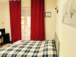Basic Triple Room, 1 Bedroom, Private Bathroom, City View - Pardis (Rome)