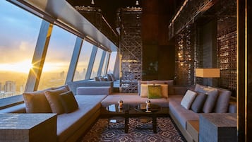 2 bars/lounges, poolside bar