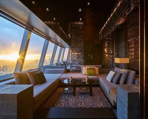 2 間酒吧/酒廊、池畔酒吧