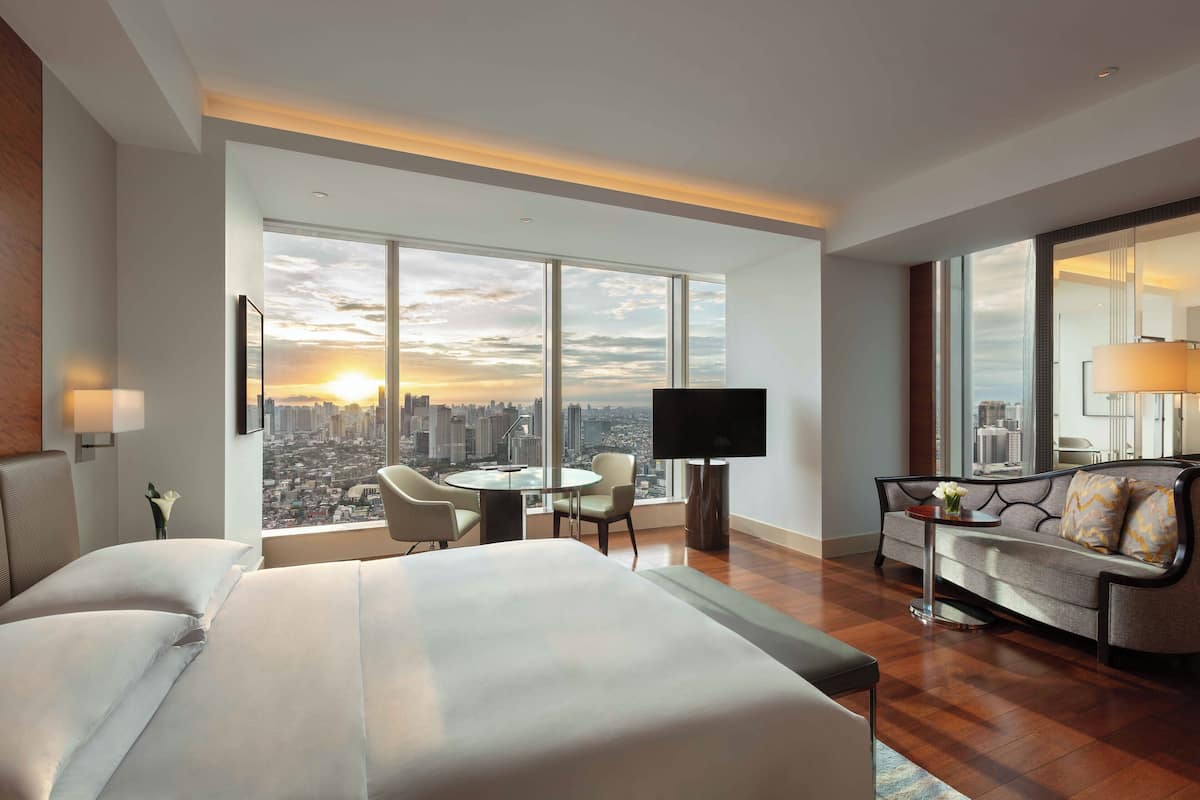 Minibar, in-room safe, desk, blackout curtains