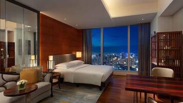 Hypo-allergenic bedding, down duvets, minibar, in-room safe