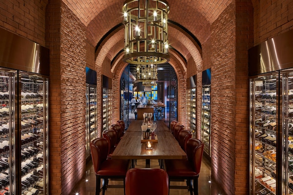 6 restaurants, spécialités Cuisine internationale