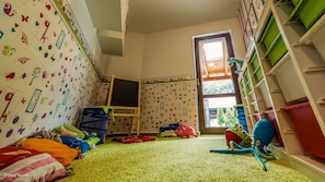 Children's play area - indoor - Mucha Apartments (Terchova)