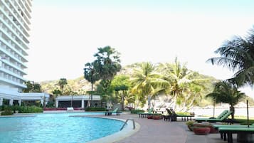 Outdoor pool, sun loungers