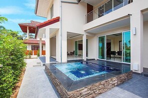 3-Bedroom Villa  | Terrasse/Patio