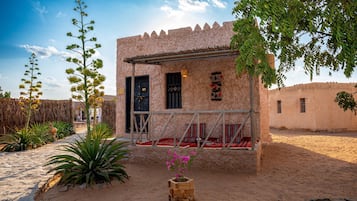 Standard Chalet | Rollaway beds, bed sheets