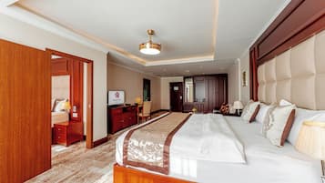 1 bedroom, premium bedding, in-room safe, desk