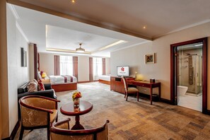 Family Suite | Bathroom