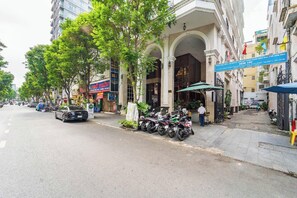 Front of property - Diamond Luxury Ben Thanh (Ho Chi Minh City)