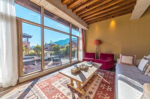 Suite, vistas al jardín | Terraza o patio