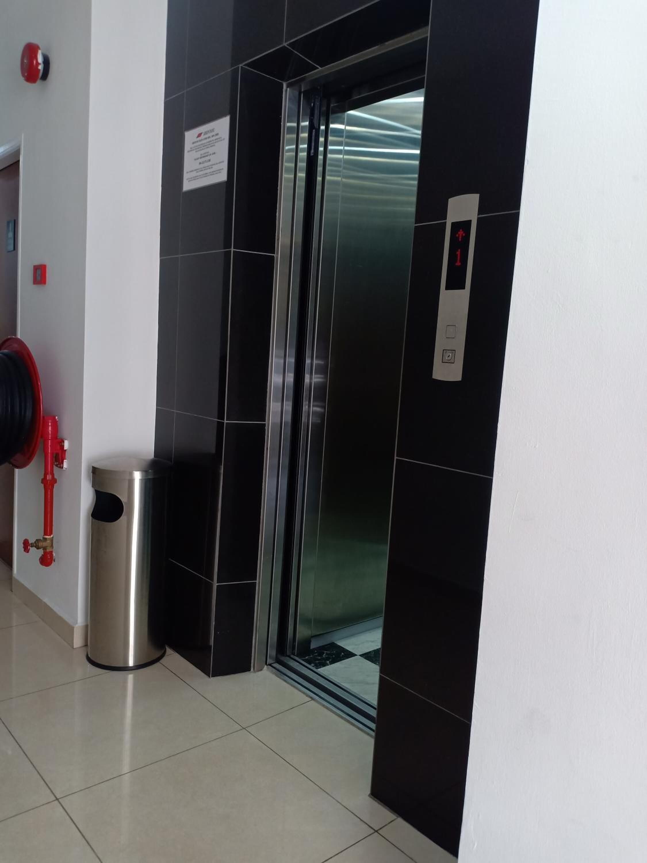 shower, free toiletries, hair dryer, bidet